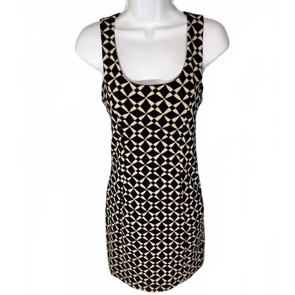 FLORA Geometric Caged-Back Bodycon Dress - Size M